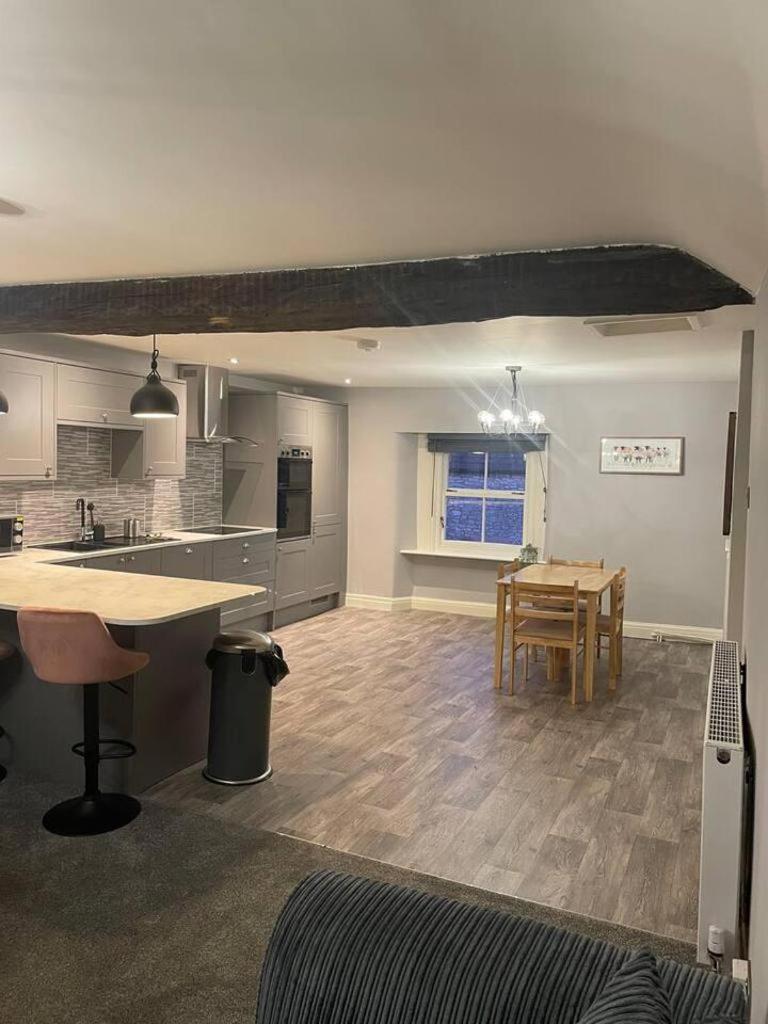 Cosy Apartment Above Village Pub Buxton (Derbyshire) Exterior foto